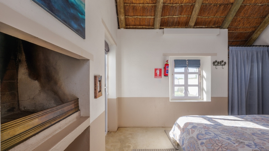 4 Bedroom Property for Sale in Struisbaai Western Cape